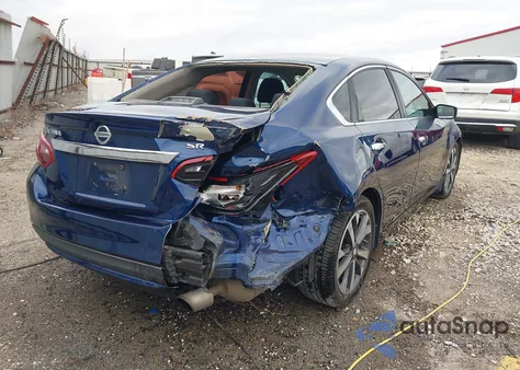 2017 Nissan Altima 2.5 Sr z USA, uszkodzony, nr VIN 1N4AL3AP4HC482142